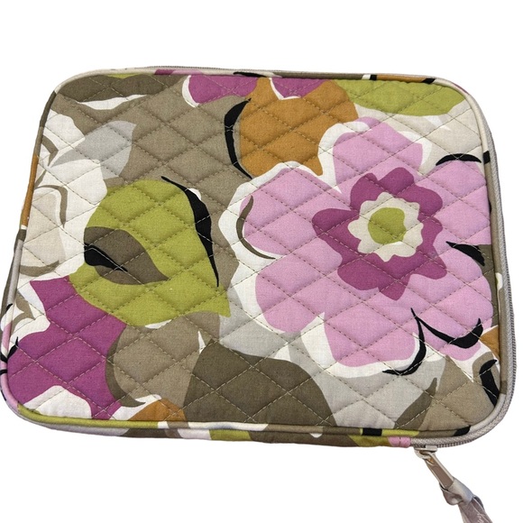 Vera Bradley Suzani Tablet Quilted IPad Sleeve - Picture 2 of 7
